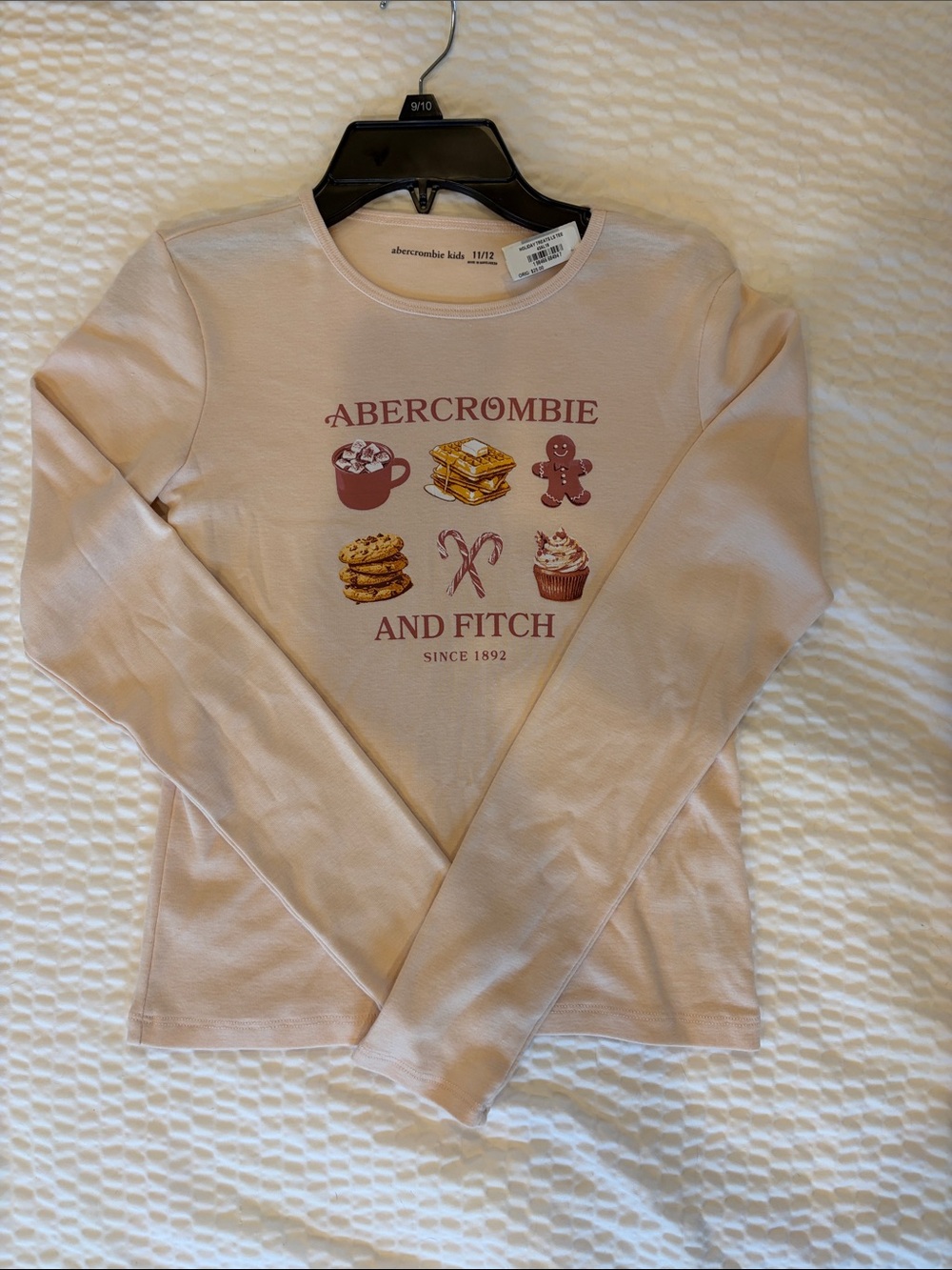 Abercrombie kids Long Sleeve Holiday Graphic Tee girls 11/12 NWT